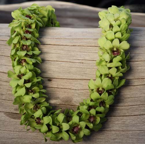 Triple Green Deluxe Lei (Jade)